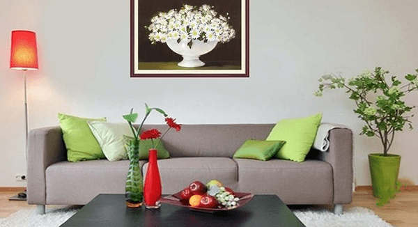 Lựa chọn hoa tươi trang trí phòng khách theo không gian